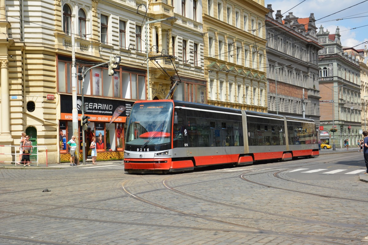 Škoda 15T in der Innenstadt von Prag am 16.07.2014.