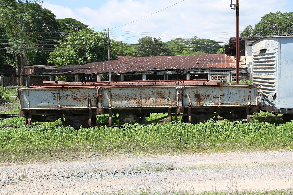 ข.ต.1450 (ข.ต. =L.S./Low Sided Wagon) am 19.Mai 2018 in der Den Chai Station.