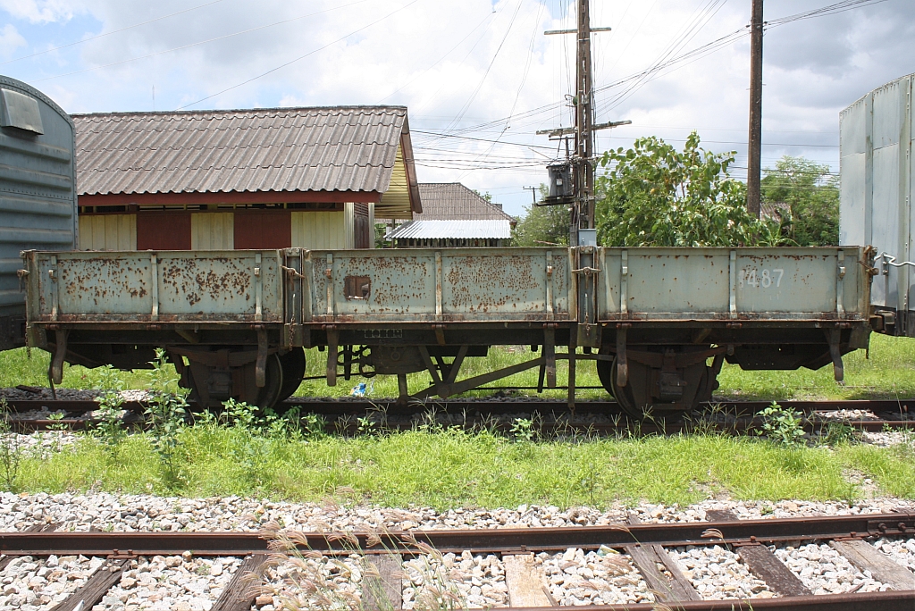ข.ต.1487 (ข.ต. =L.S./Low Sided Wagon, Baume et Marpent Ste.Ame., Haine St.Pierre/Belgique, Bauj. 1952) am 18.Mai 2013 im Bf. Chumphon.