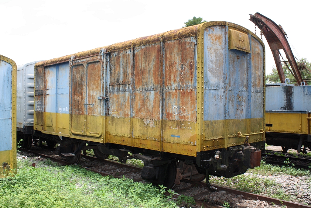 ต.ญ. 3408 (ต.ญ.=C.G./Covered Goods Wagon, Bauj. 1950, Kinki Sharyo - Osaka/Japan) am 18.Mai 2013 im Depot Chumphon. 

