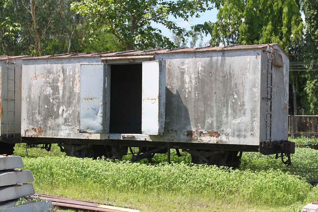 ต.ญ.4432 (ต.ญ.=C.G./Covered Goods Wagon, Bauj. 1959, Kinki Sharyo/Japan) am 19.Mai 2018 in der Den Chai Station.