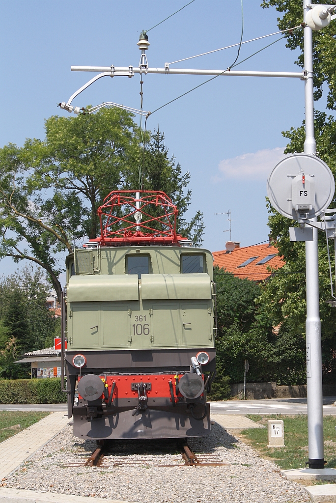 361-106 am 18.August 2013 im Bf. Ilirska Bistrica.