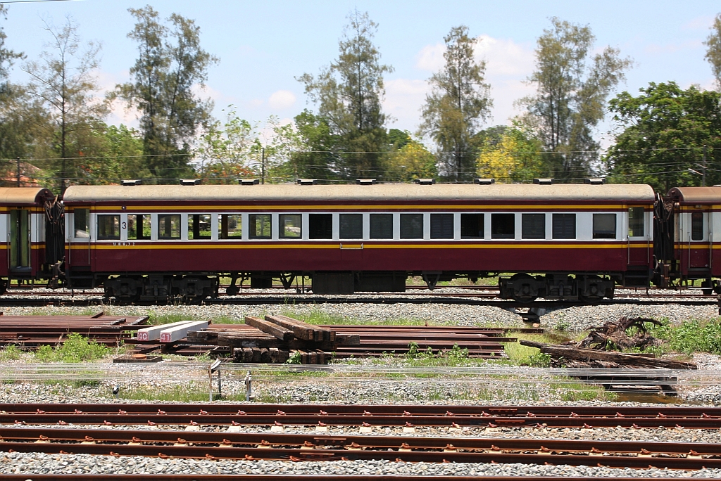 บชส. 32 (บชส. =BTC./Bogie Third Class Carriage) am 19.Mai 2018 in der Sila At Station.