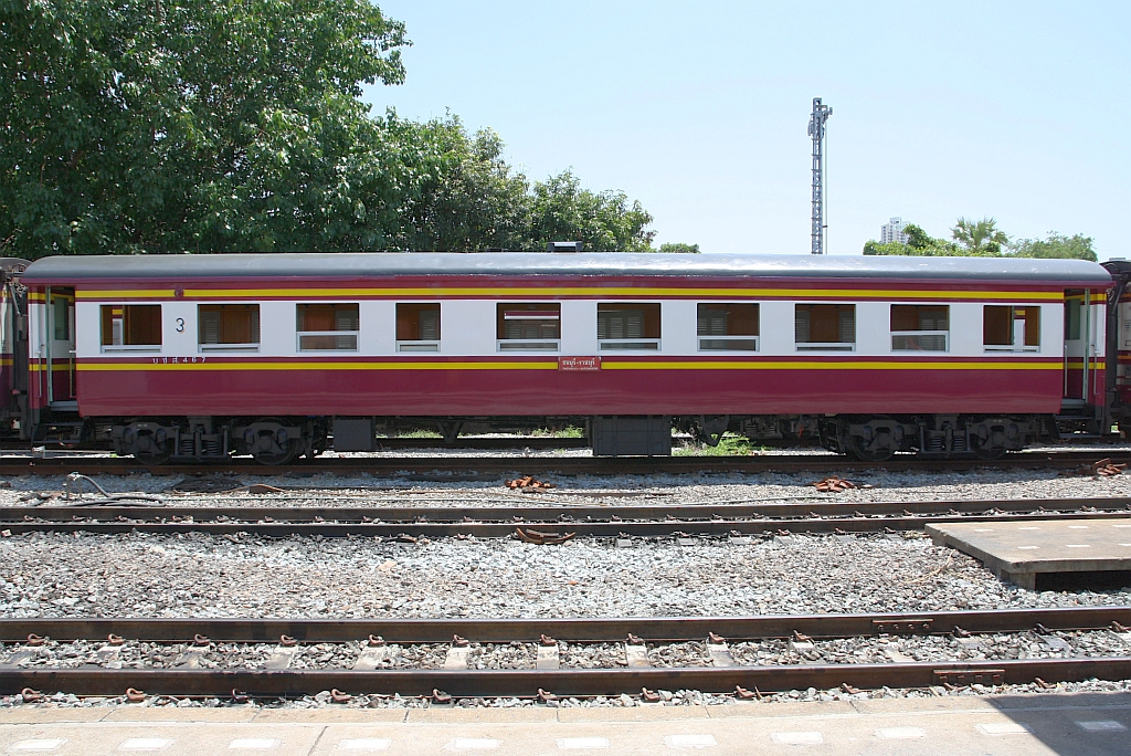 บชส. 457 (บชส. =BTC./Bogie Third Class Carriage) am 22.Juni 2019 in der Thon Buri Station.