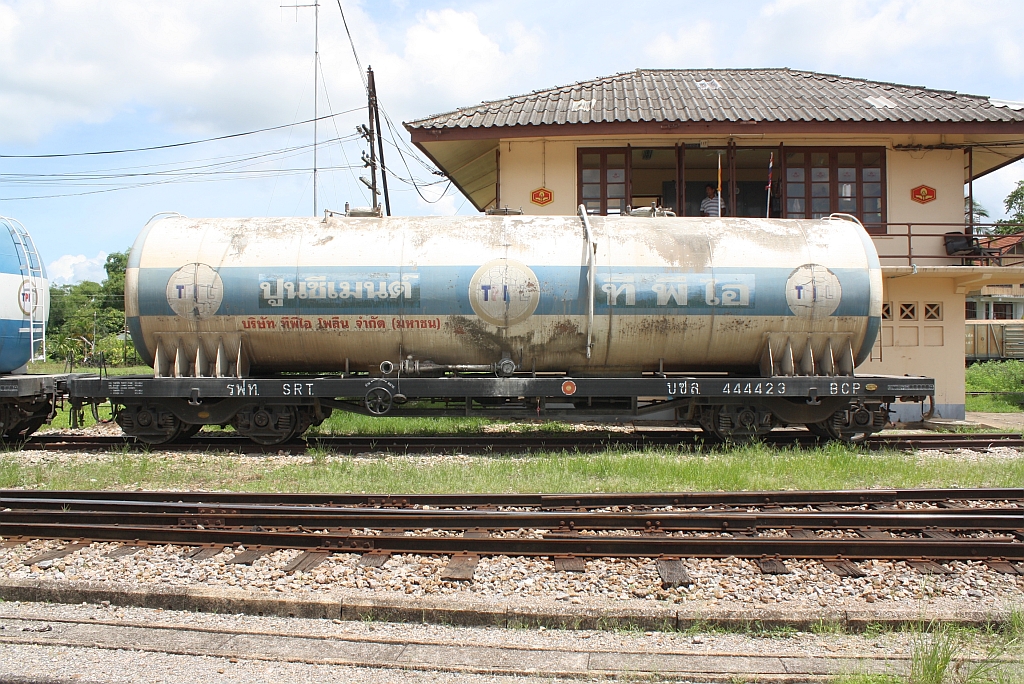 บ.ซ.ล.444423 (บ.ซ.ล. =B.C.P./Bogie Cement Pressure Discharge Wagon; Meishan - China, Bauj. 1997, Fabr.Nr. 1331997.4) am 18.Mai 2013  in der Chumphon Station.

