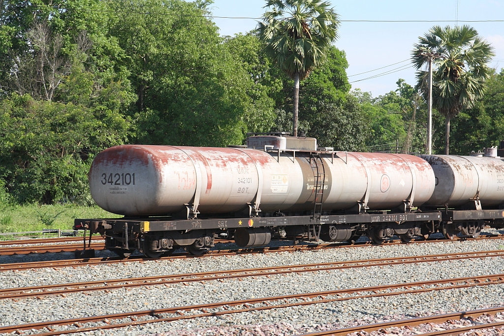 บ.ท.ค.342101 (บ.ท.ค. =B.O.T./Bogie Oil Tank Wagon) am 19.Mai 2018 in der Sila At Station.
