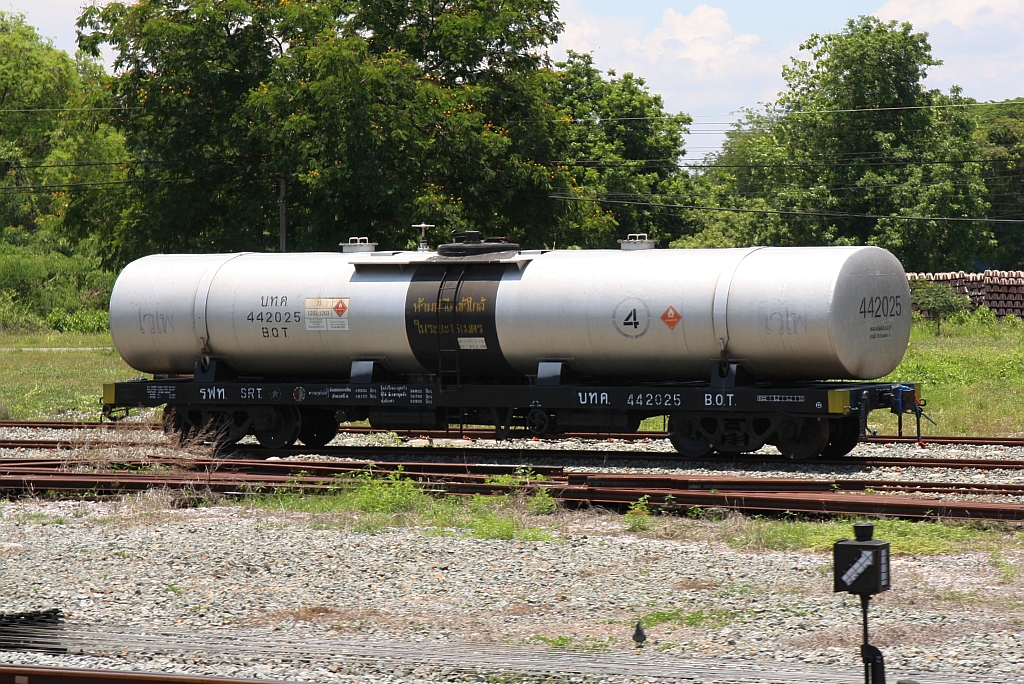 บ.ท.ค.442025 (บ.ท.ค. =B.O.T./Bogie Oil Tank Wagon) am 19.Mai 2018 in der Sila At Station.