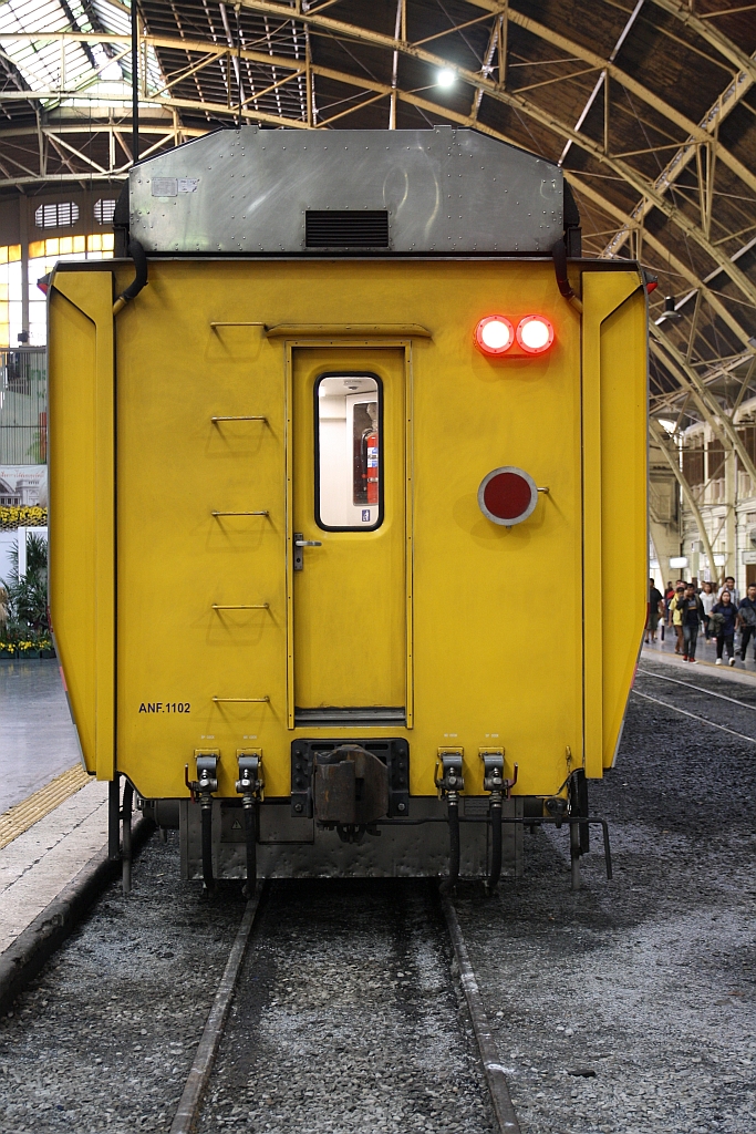 บนอ.ป.1102 (บนอ.ป.=ANF./Air-conditioned First Class Day & Night Coach, Hersteller: CRRC Changchun, Bauj. 2016) am 11.Jänner 2018 im Bf. Hua Lamphong.