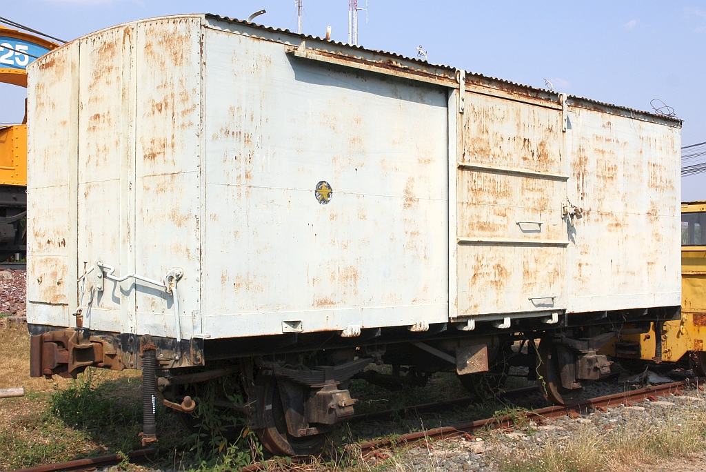 ร.ก. 80 (ร.ก. = S.W./Salt Wagon, Bauj. 1960, Yusoki Kogyo - Japan) am 24.März 2023 in der Nakhon Lampang Station.