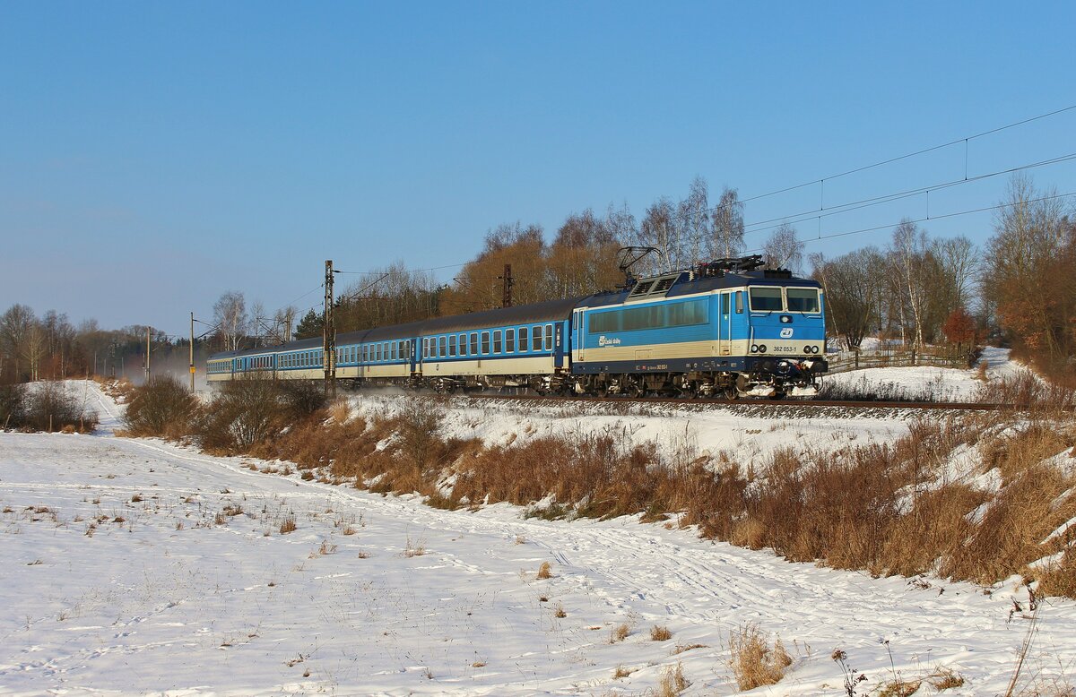 362 053-1 als R 609 zu sehen am 18.01.17 in Chotikov.