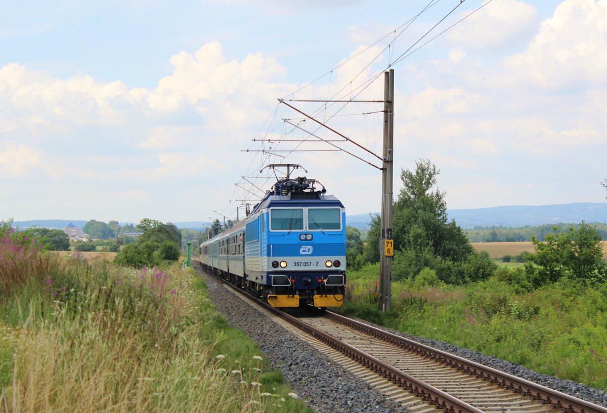 362 057-2 mit dem lezten RX 11311 von Františkovy Lázně nach Plzeň hl.n. am 22.07.16 in Cheb.Der Zug fuhr nur für kurze Zeit.