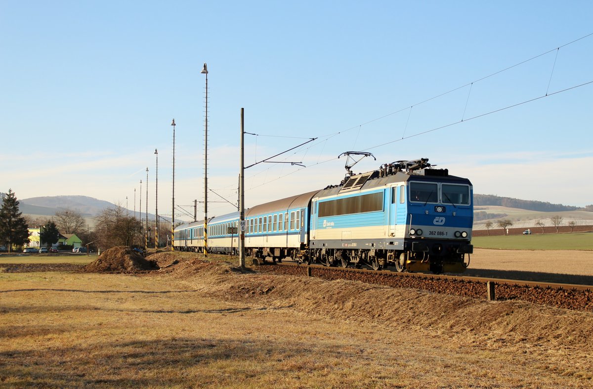 362 086-1 mit R761 zu sehen am 31.01.19 in Borovy.