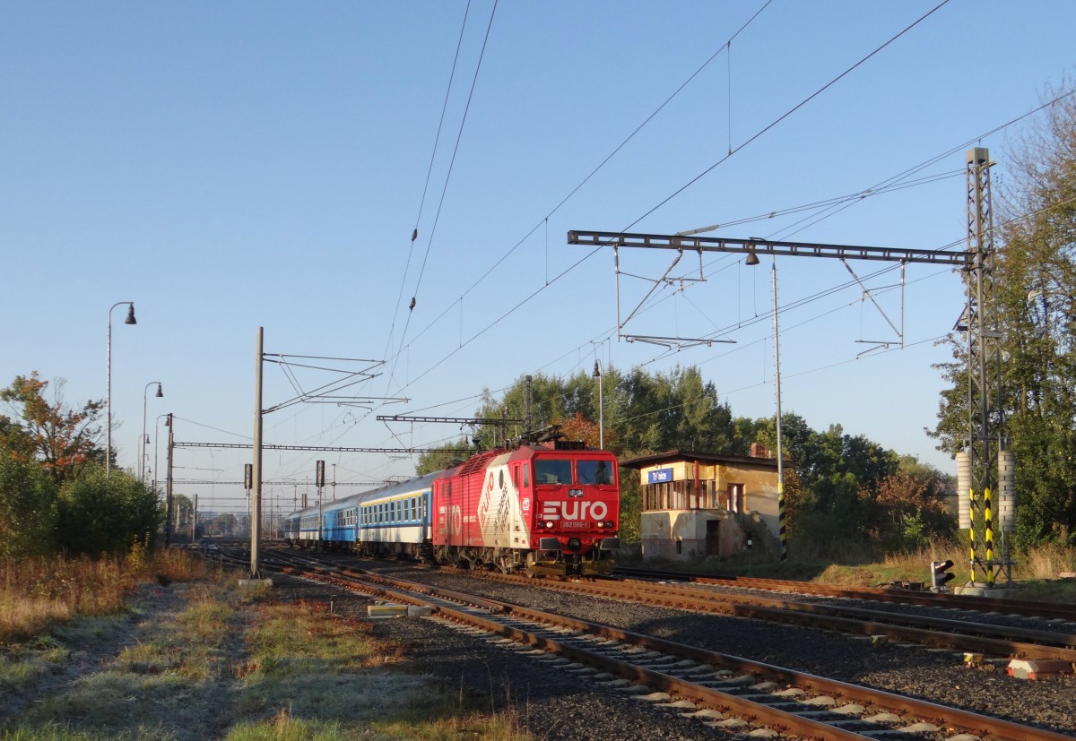 362 086-1 zusehen am 02.10.13 bei der Ausfahrt in Trnice.  