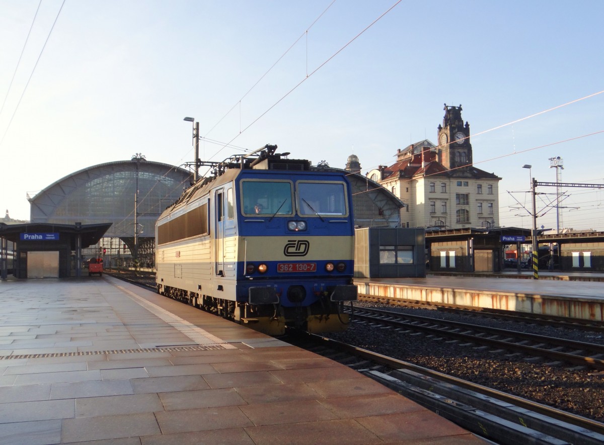 362 130-7 zu sehen am 19.12.15 in Praha hl.n.