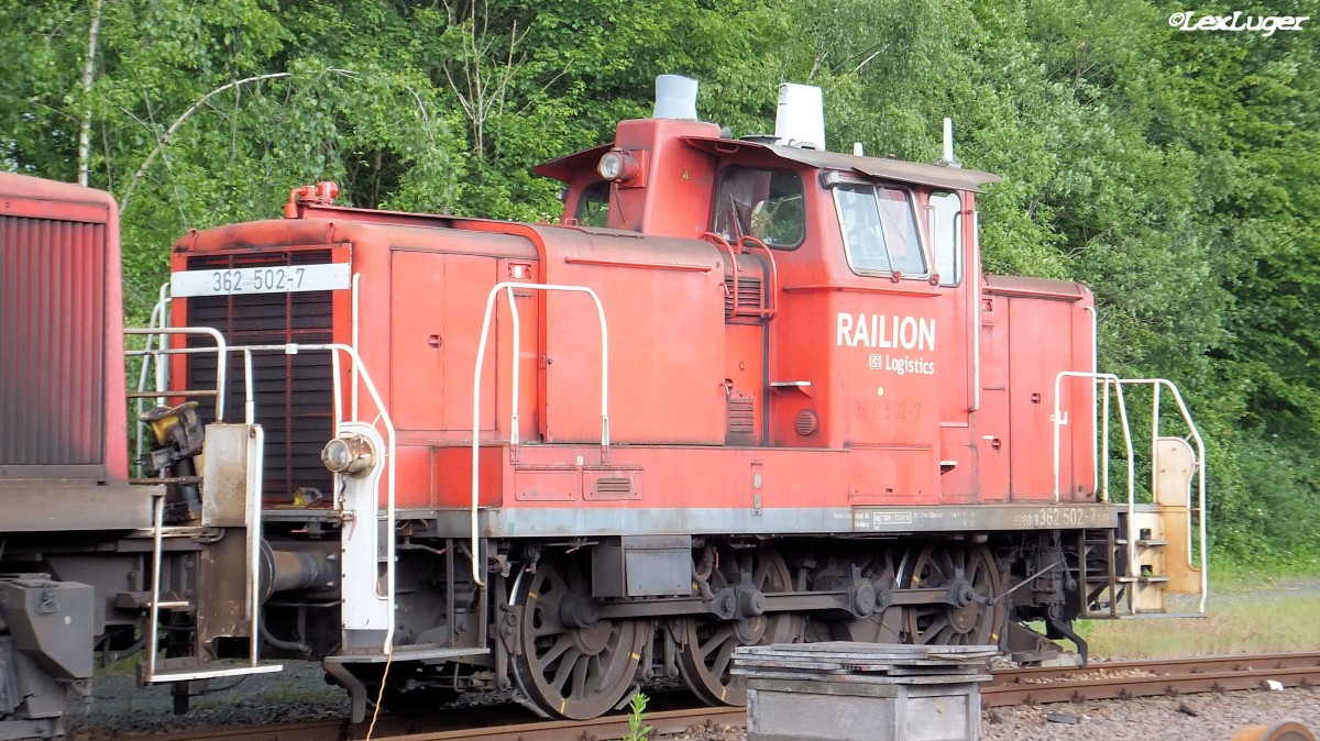 362 502-7 auf einem Abstellgleis im Saarbrücker Güterbahnhof(31.05.2015)