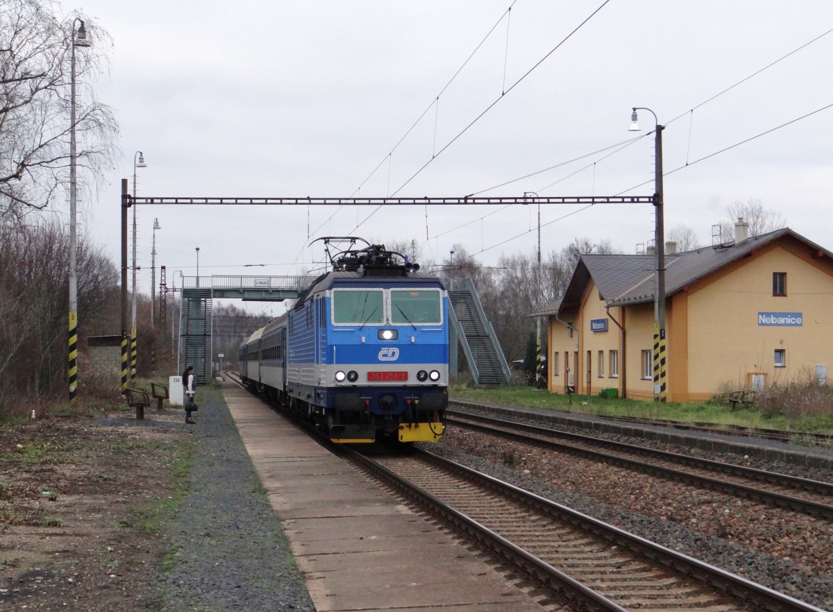 363 054-8 mit dem Os7024 zu sehen am 03.12.15 in Nebanice.