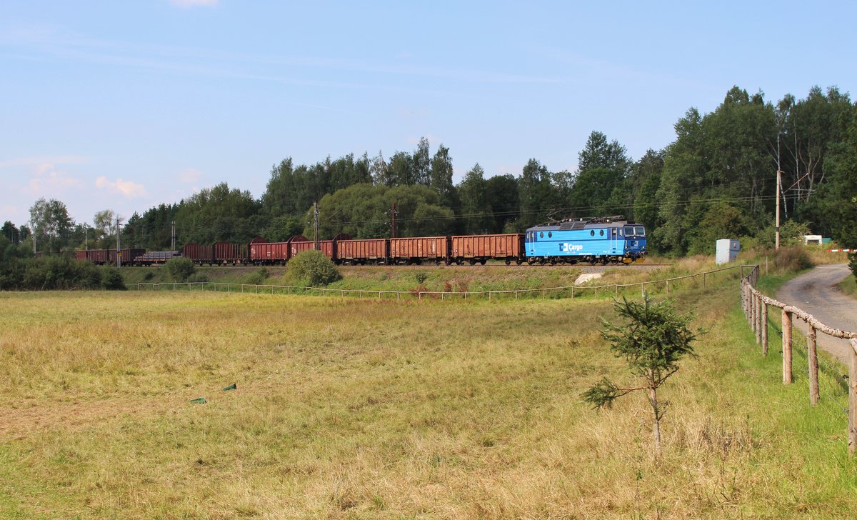 363 067-0 im Rampenlicht am 29.08.17 in Chotikov.