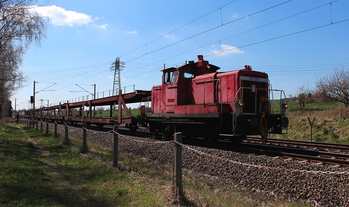 363 156-1 fährt am 20.04.2015 die Übergabe EK 55110 (Zwickau - Mosel) am Block in Niederhohndorf vorbei zum VW-Werk.