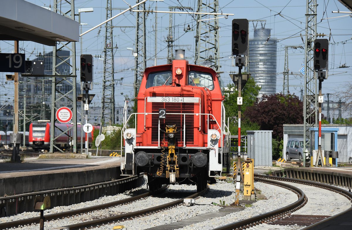 363 180 am 09.05.16 im Nürnberger Hbf