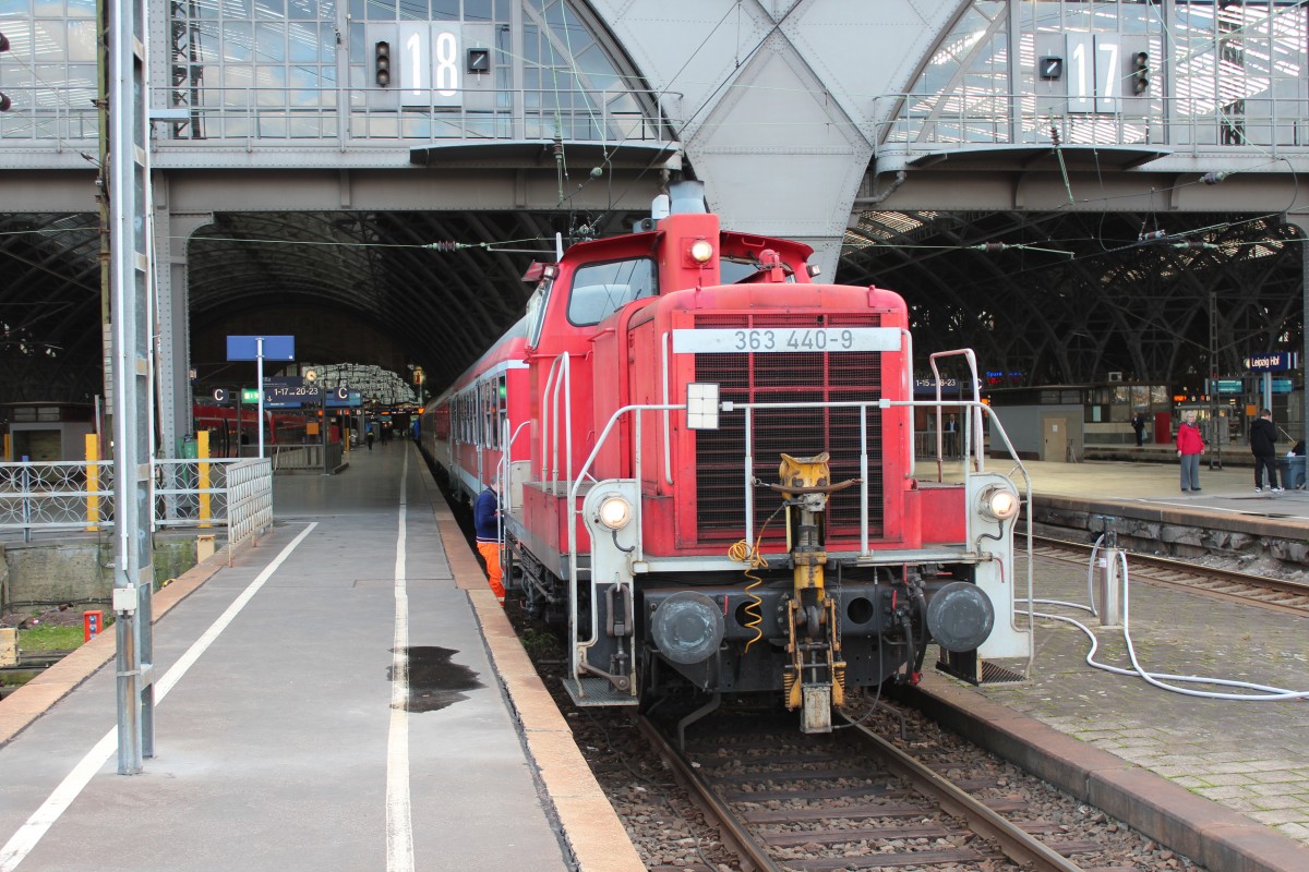 363 440-9 stellte den Schadzug in Leipzig Hbf zur Abfahrt bereit. 17.10.2013