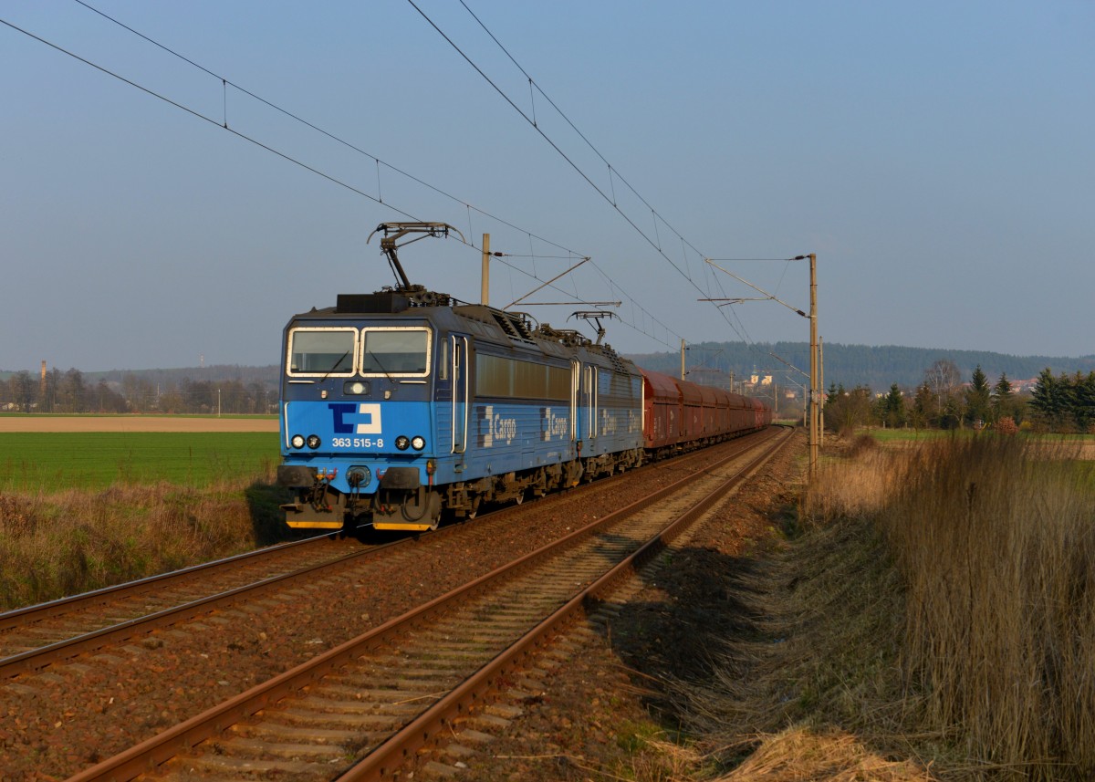 363 515 + 363 523 mit einem Kohlezug am 29.03.2014 bei Chotíkov.