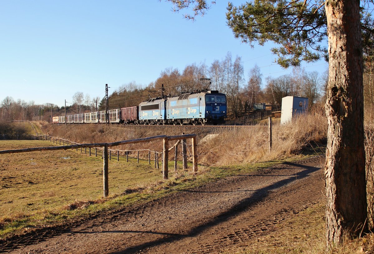 363 516 und 363 525 zu sehen am 14.02.19 in Chotikov.