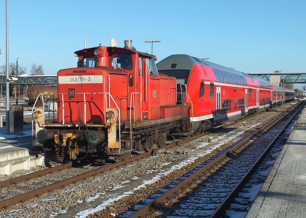 363 711 rangiert am 27.01.17 in Mühldorf.