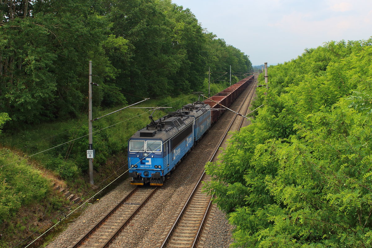 363er Doppel mit Eanos auf dem Weg in Richtung Sokolov Aufgenommmen am 11.06.2018 in Vokov