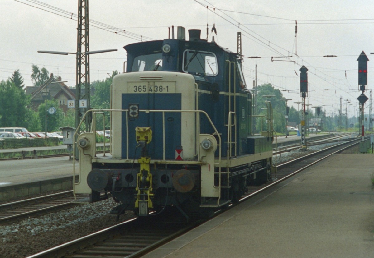 365 438 als Lz Richtung Hannover am 24.07.1993 in Haste (Han)