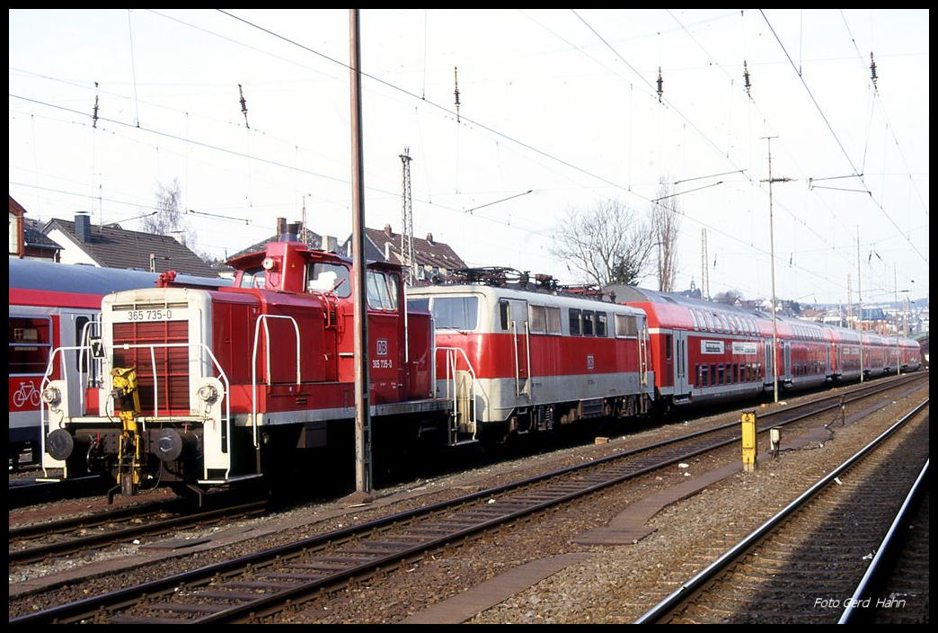 365735 hat mit 111176 und ihrem Dosto mächtig was am Haken, als ich sie am 21.2.1998 in Siegen antreffe.