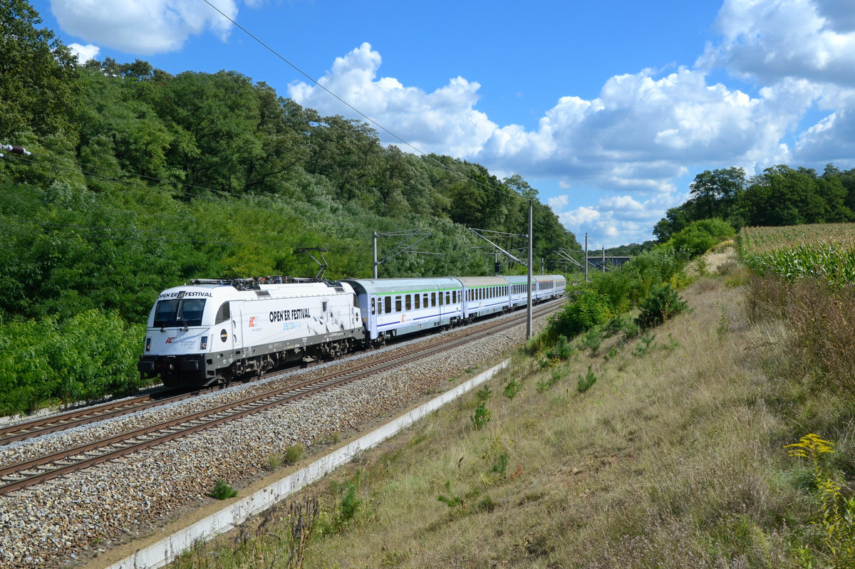 370 001 mit einem EC am 28.08.2014 bei Frankfurt-Rosengarten. 