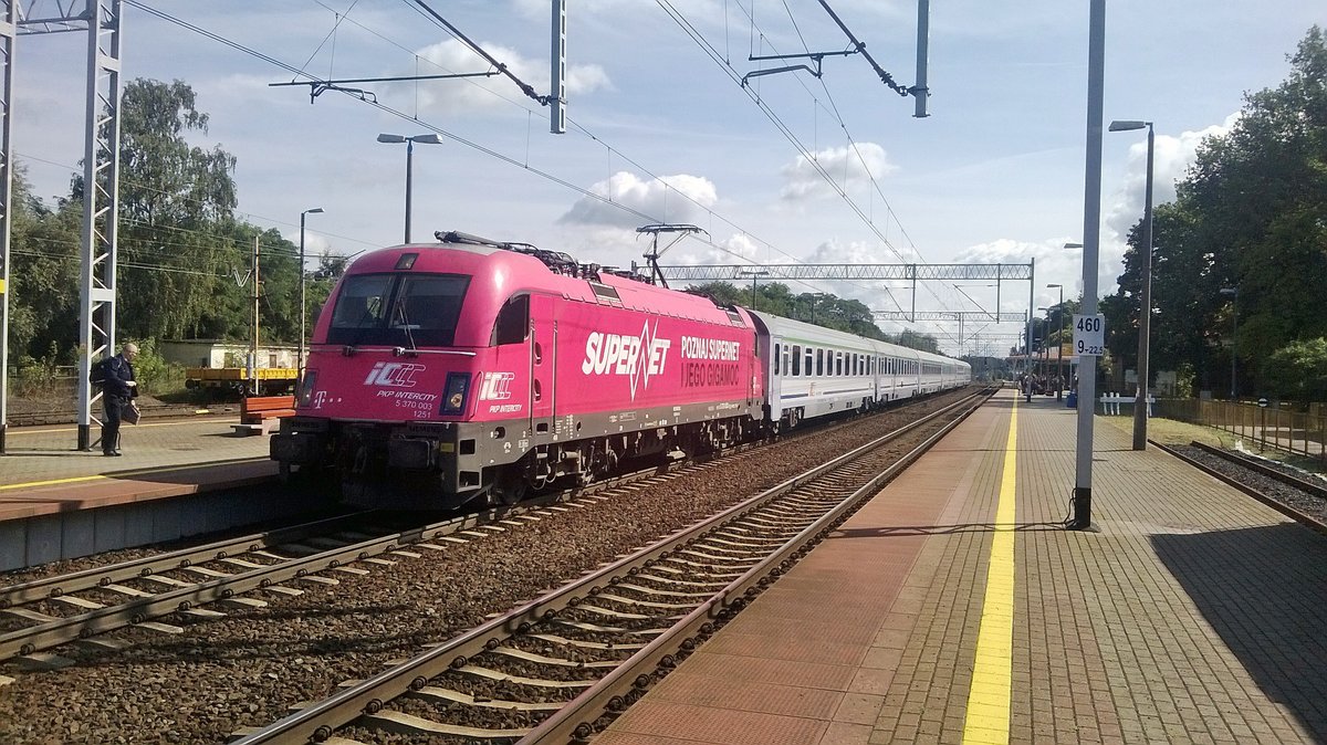 370 003 mit EC 46 in Bahnhof Rzepin, 20.08.2017
