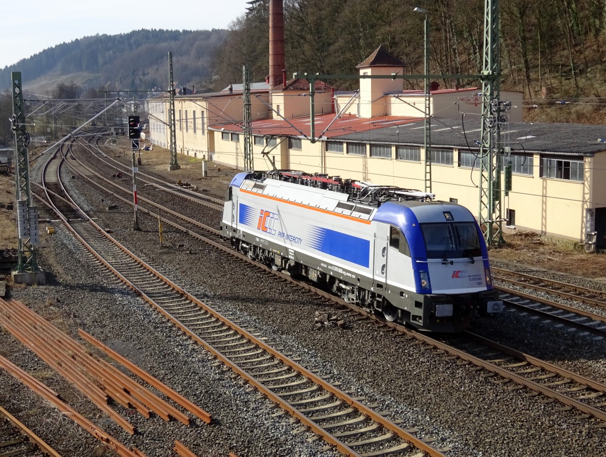 370 005 von PKP InterCity durchfährt am 08. März 2015 solo Kronach in Richtung Saalfeld.