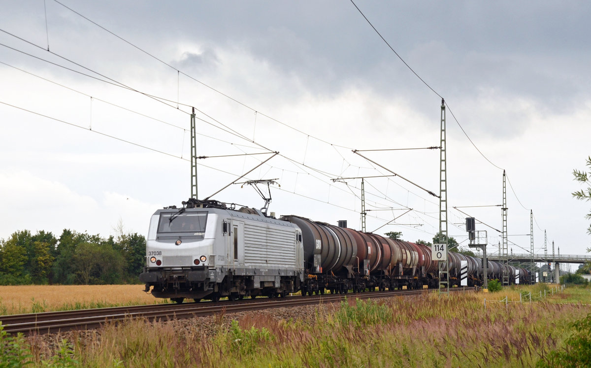 37038 der CFL Cargo führte am 08.07.20 einen Kesselwagenzug durch Gräfenhainichen Richtung Wittenberg. 