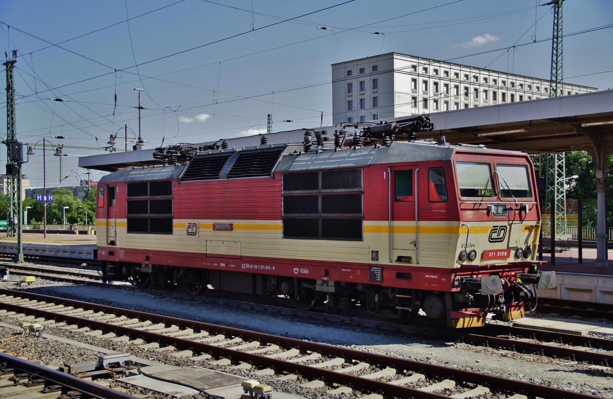 371 015-9 abgestellt im Dresdener Hbf. am 14.06.14.