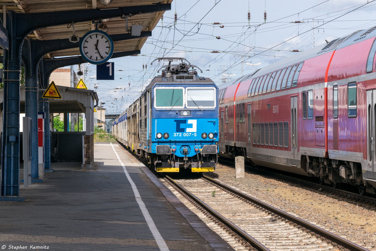 372 007-5 CD - České dráhy, a.s. mit einem leeren Autotransportzug in Falkenberg(Elster) und fuhr weiter in Richtung Zeithain. 15.09.2015