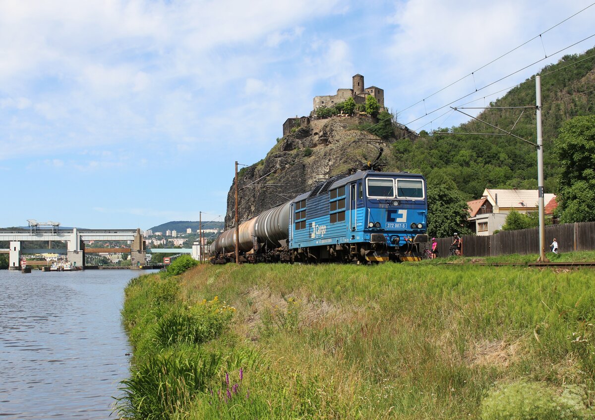 372 007-5 zu sehen mit einem Kesselzug am 17.07.22 in Ústí nad Labem-Střekov. 