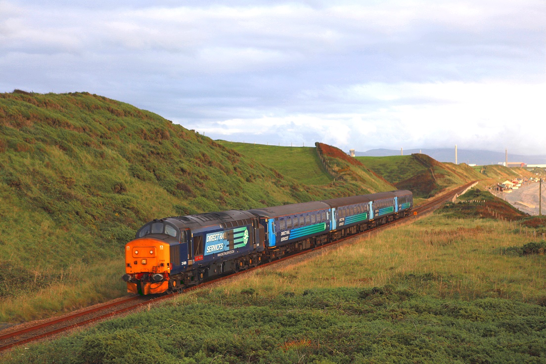 37409 bei Nethertown, 31.08.2016 mit Zug 17.31 ab Barrow.