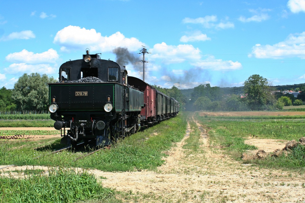 378.78 mit dem Pz3 von Kandern nach Haltingen am 11.08.13 kurz vor dem Bahnhof Binzen.