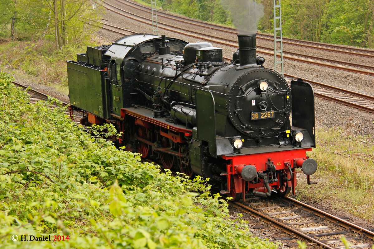38 2267 (P8) in Bochum Dahlhausen, April 2014.