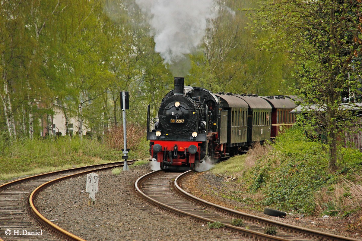 38 2267 (P8) Ruhrtalbahn am 06.04.2014 in Witten Herbede.