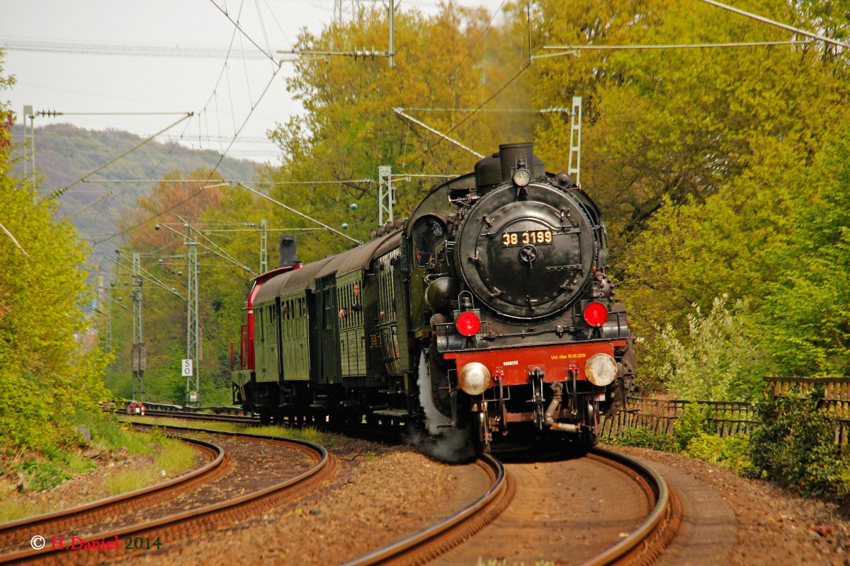 38 3199 (P8) & DB 212 007 in Bochum Dahlhausen, April 2014.