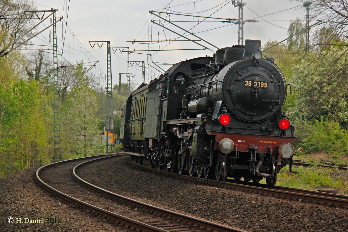 38 3199 (P8) in Essen Steele Ost, April 2014.