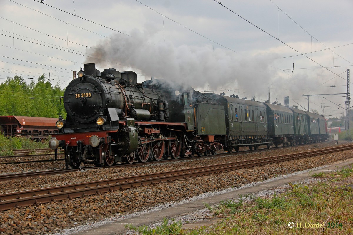 38 3199 (P8) mit Pendelzug in Bochum Ehrenfeld, April 2014.
