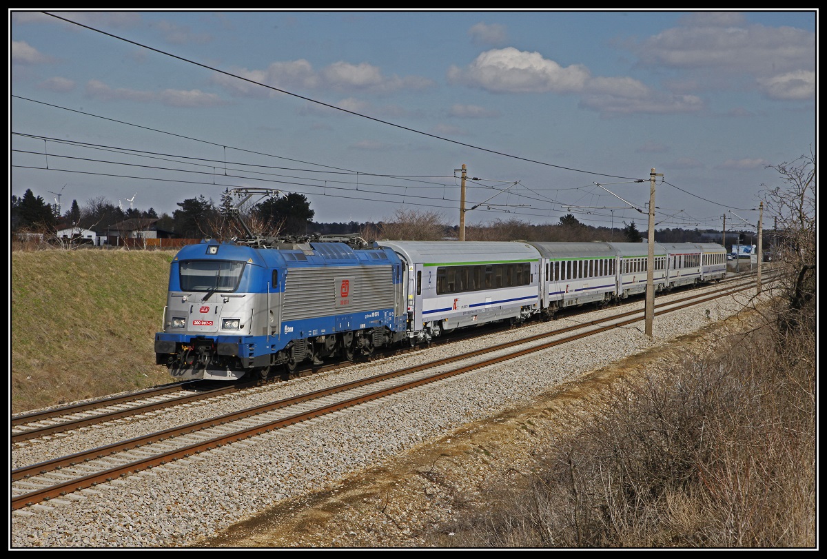 380 007 mit EC103 bei helmahof am 21.03.2018.