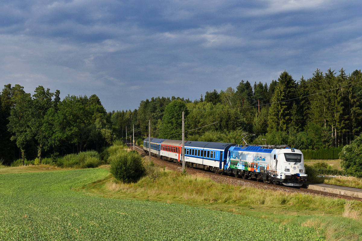 380 011 mit REX 1545 am 20.08.2018 bei Lest. 