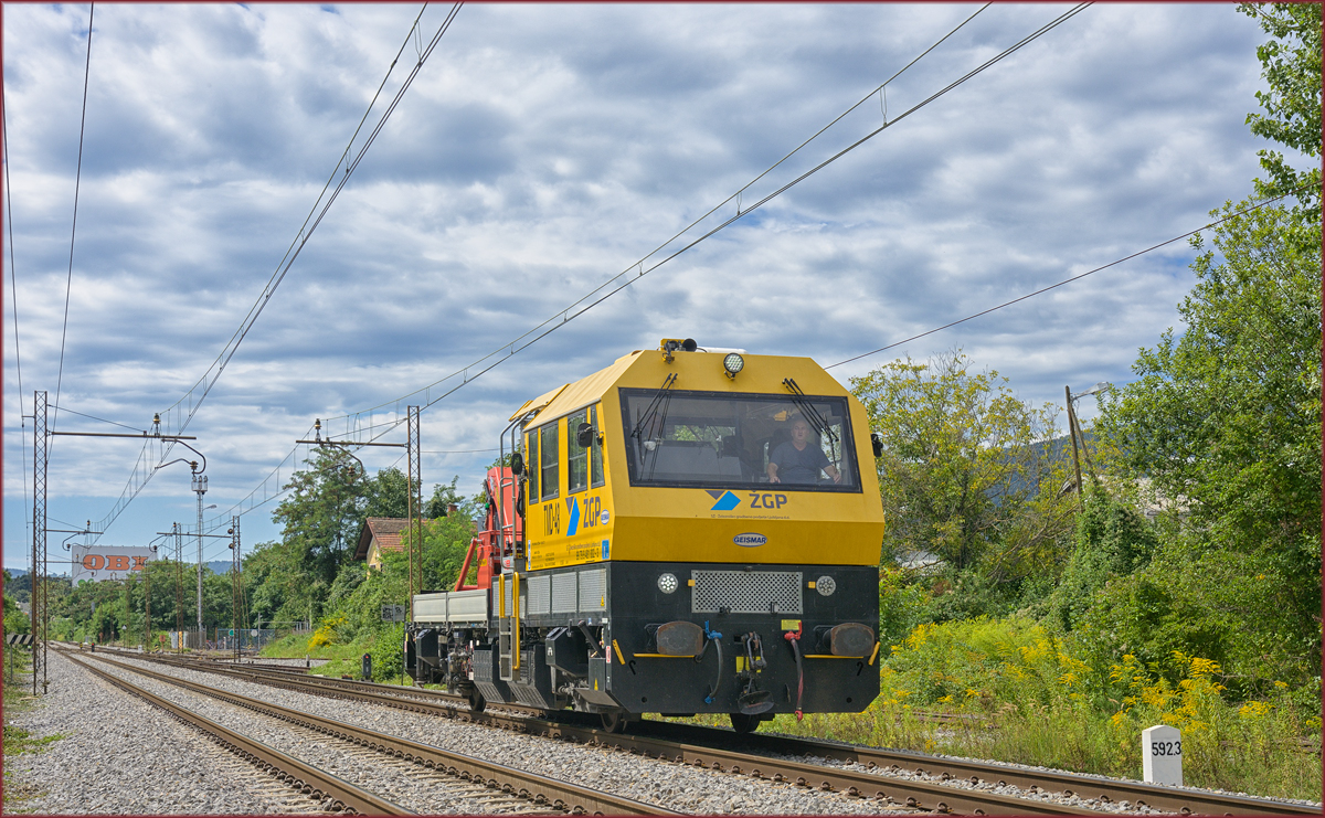 ŽGP TMD-48 fährt durch Maribor-Tabor Richtung Maribor HBF. /19.8.2020