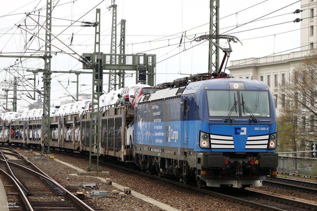 383 005-6 Vectron CD Cargo in Dresden Hbf, am 08.04.2017.