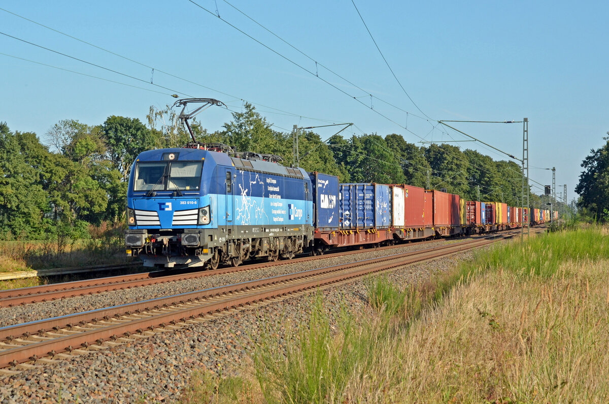 383 010 der CD Cargo führte am 20.09.24 einen bunten Containerzug durch Jütrichau Richtung Magdeburg.