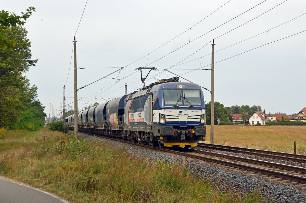 383 202 der ZSSK führte am 03.10.23 einen VTG-Silozug durch Wittenberg-Labetz Richtung Falkenberg(E).